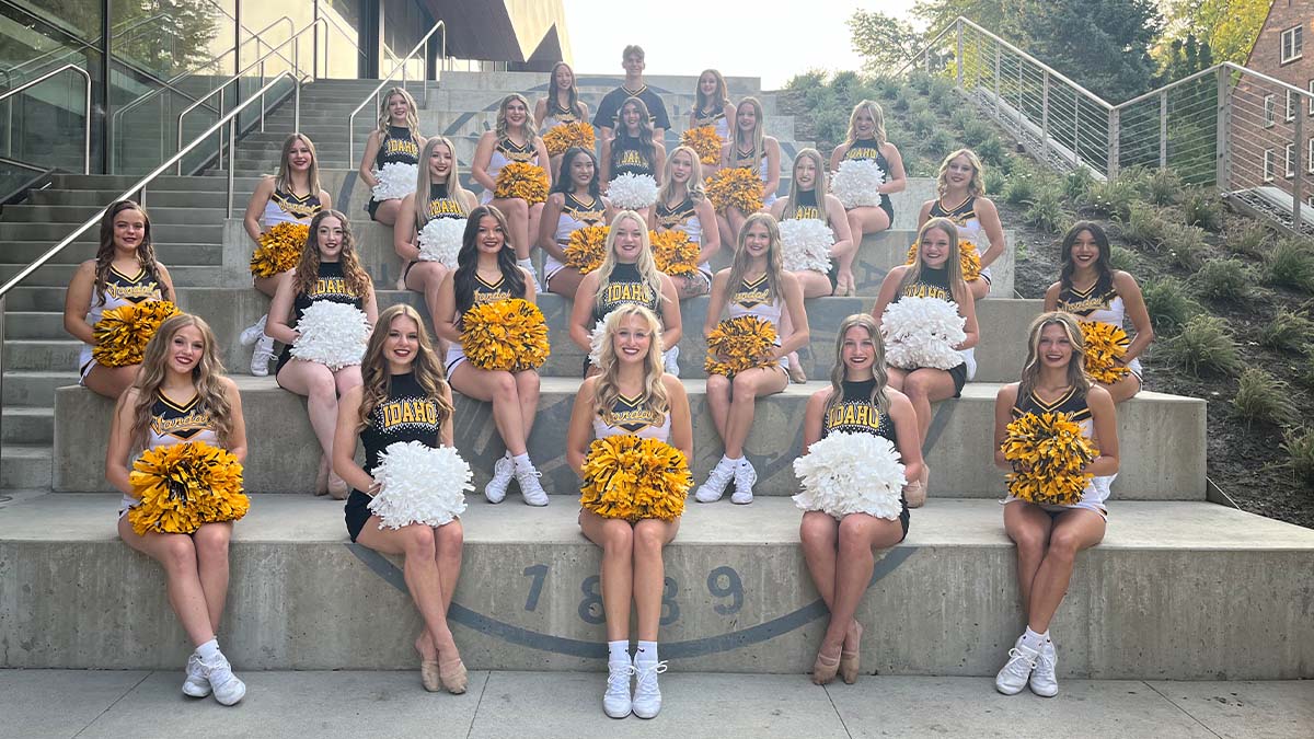 Vandal cheer team posing for its 2024-25 team photo.